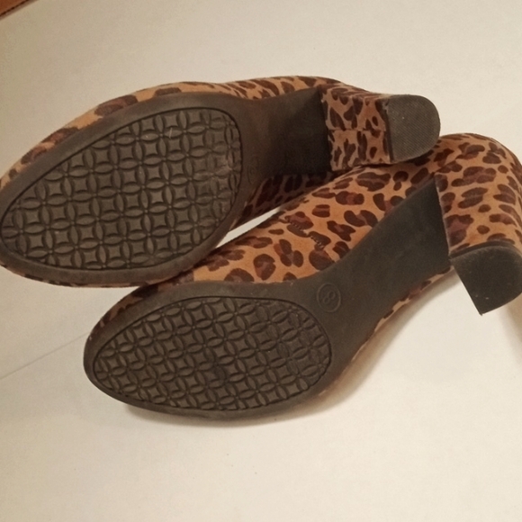 Faux Suede Leopard Heels - Picture 5 of 7